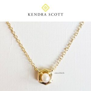 Kendra Scott Leisel Gold Pendant Necklace Freshwater Cultured Pearl NWT